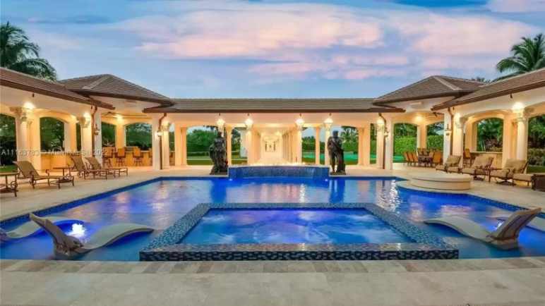 Tyreek Hill’s Miami Mansion